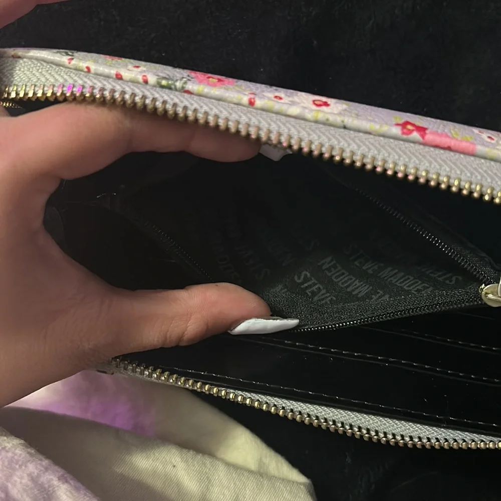 wallet - Picture 4 of 4